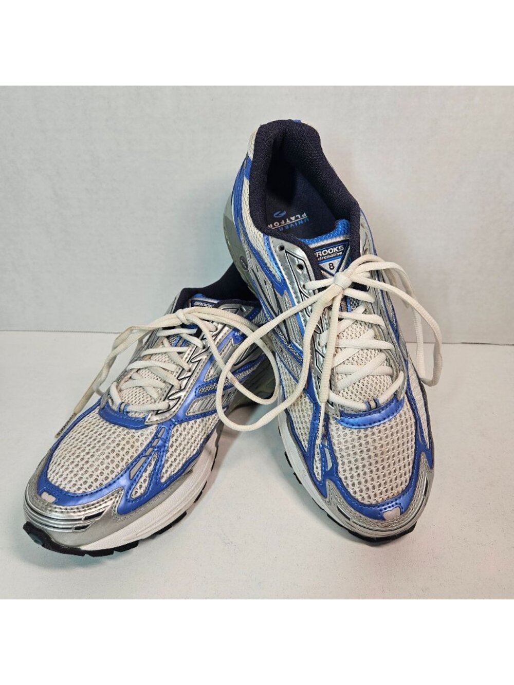 Brooks adrenaline running shoes Women 9.5 universal platform blue white athletic